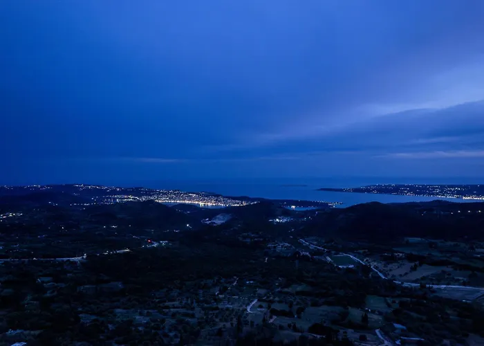 V&v Boutique * أرغوستولي